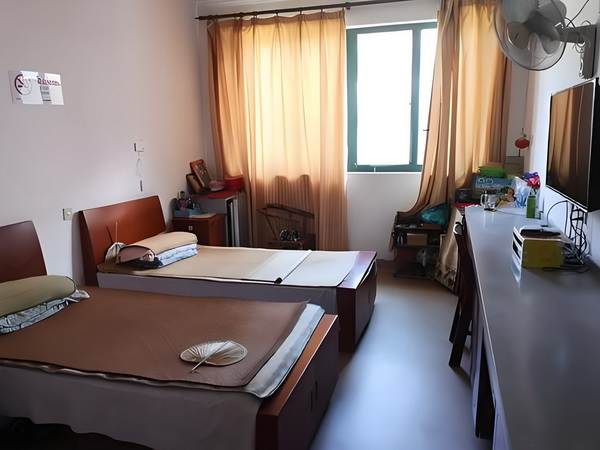 应届生怎样入深户_活佛王兴夫“点化”140位女信徒，全程不穿衣服，场面失控 报假她便警谎盗称家里被
