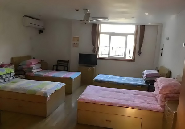 深圳历届毕业生落户_专访导演饶晓志：对《万里归途》满意和骄傲 晓志对万里消息中说